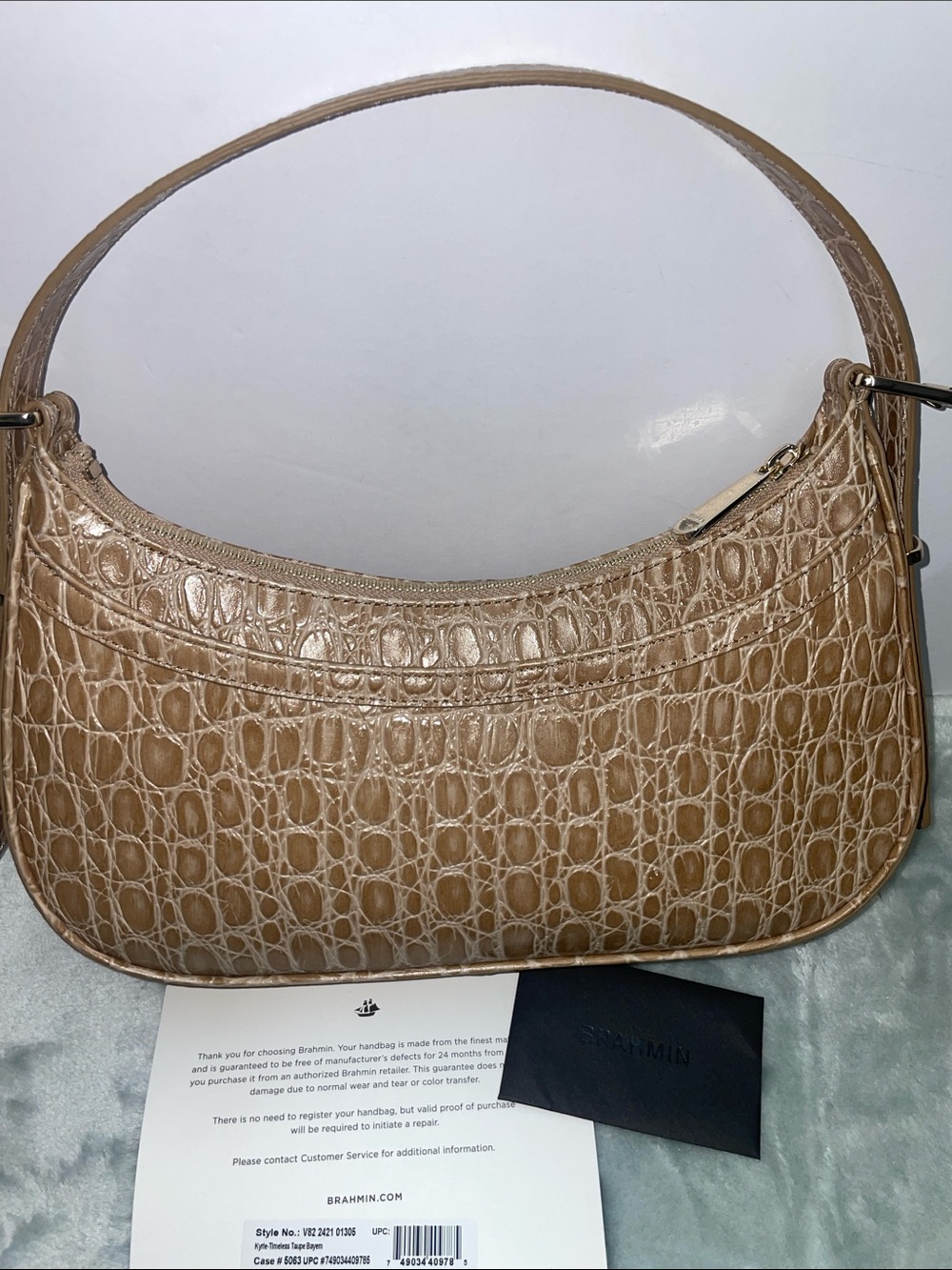 Brahmin ‘Kyrie’ Hobo - Picture 3 of 16